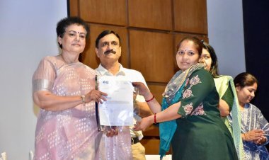 રાષ્ટ્રનિમાર્ણમાં ૫૦ ટકા મહિલાઓની ભાગીદારી પહેલાથી છે જ,  હવે પોતાની શક્તિ ઓળખવાની જરૂર છે