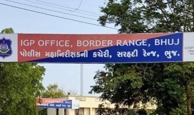Kutch : સોપારીની દાણચોરી બાદના 5 કરોડનું તોડકાંડ સમેટાઈ જશે ? ભાણું અને કિરીટ પછી બાકીના 3 પોલીસ કર્મચારી પણ થોડા દિવસમાં શરણે આવશે ? પ્રકરણમાં 'અંદર' શું ચાલી રહ્યું છે ?
