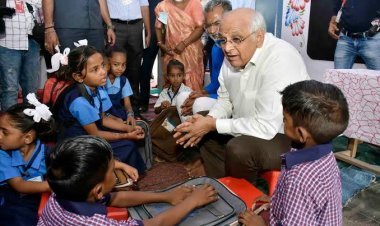 Kutch Teacher : આ તો સ્કૂલ છે કે  'લાપતાગંજ' ? કચ્છના 17 માસ્તર સામે કાર્યવાહી, કોઈ વિદેશમાં ગયા એટલે તો કોઈ પોલીસથી બચવા માટે સ્કૂલમાં આવતા ન હતા