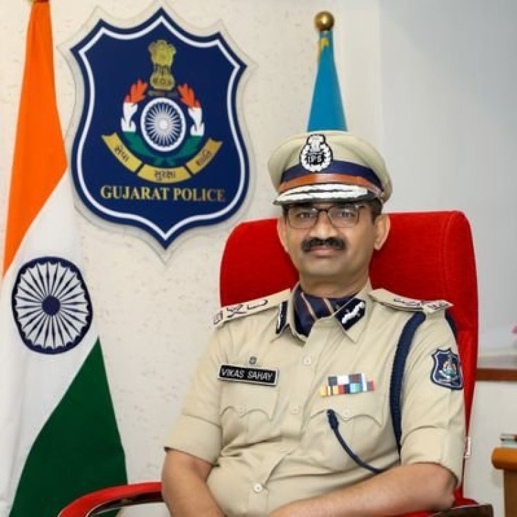 Indian Police : भारत के थाने का एक काला सच - इस देश में हर साल औसतन 25 लाख लोग पुलिस के पास शिकायत दर्ज कराते हैं, मगर इनमें से आधे से ज़्यादा की FIR ही नहीं लिखी जाती है !