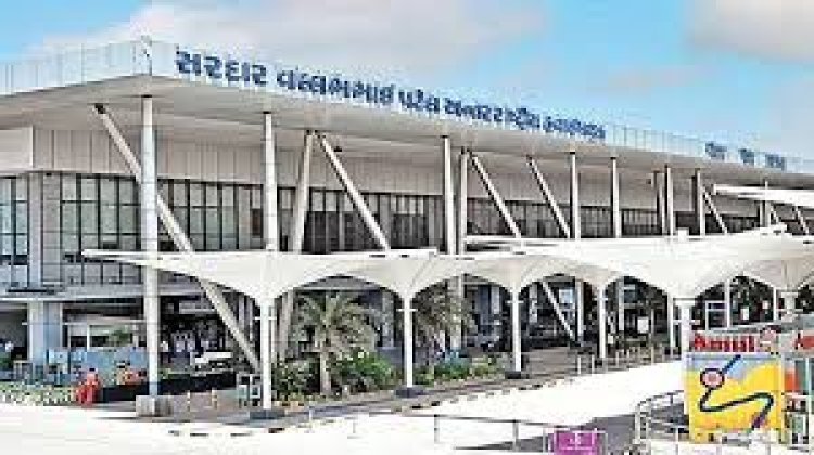 Ahmedabad Airport : ભુજનો સગીર અને યુવાન અમદાવાદ એરપોર્ટથી વિમાનમાં બેસે તે પહેલા જ અમદાવાદ ક્રાઇમ બ્રાન્ચે ઝડપી લીધા