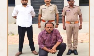Kutch Mandvi Police : પોલીસ પણ ધમકાવીને ખંડણી માંગે છે, નકલી પોલીસ સાથે મળીને ખંડણી માંગતો કચ્છનો અસલી પોલીસ કર્મચારી દોઢ વર્ષે ઝડપાયો