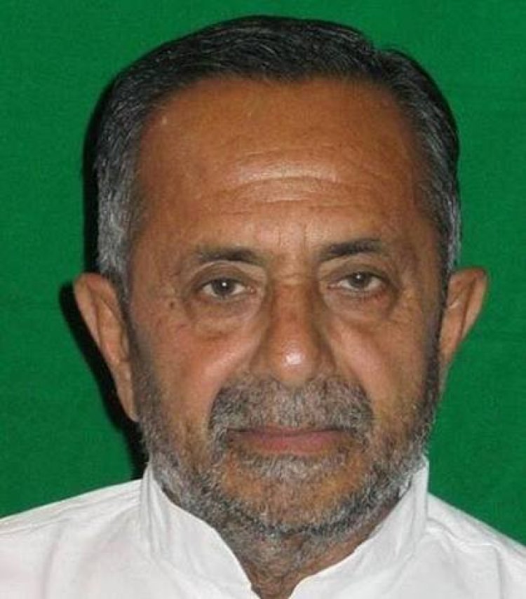 કચ્છના ભૂતપૂર્વ MP પુષ્પદાન ગઢવીનું વોટ્સએપ એકાઉન્ટ હેક થયું, ચીટરે  ત્રીસ હજારની માગણી કરતા ભાંડો ફૂટ્યો