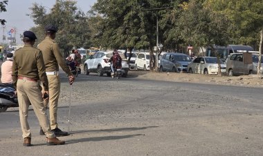 હે ભાજપ સરકાર, મધ્યપ્રદેશના CM (ચીફ મિનિસ્ટર)ને સાચવ્યા તેમ કચ્છના CM (કોમન મેન)ની પણ દરકાર કરો ને, VIP કાફલાને લીધે લોકો અટવાયા