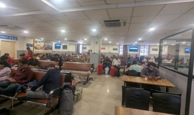 Indian Railway : मुफ्त वाले एसी वेटिंग रूम की सुविधा के लिए रेलवे ने शुल्क लगाकर सिर्फ दो महीनों में यात्रिओ से 25 लाख रुपये वसूले !