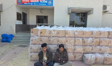 કચ્છના ચાર કરોડના દારૂના દરોડામાં પધ્ધર પોલીસના PI-PSI સહીત પાંચ સસ્પેન્ડ, LCBના PI-PSI લિવ રિઝર્વમાં, IPS વિકાસ સુંડાના ભુજ SP તરીકેના કાર્યકાળમાં સૌથી વધુ ઈંગ્લીશ દારૂ પકડાયો