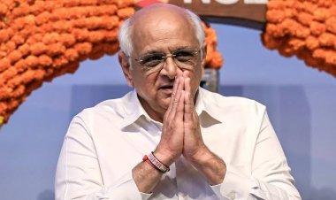 Off the Record : ગુજરાત સરકાર હાઈકોર્ટથી પણ ઉપર છે ? સુરતના મ્યુનિ. કમિશનર અને પોલીસના DCP હજુ બદલાયા નથી...