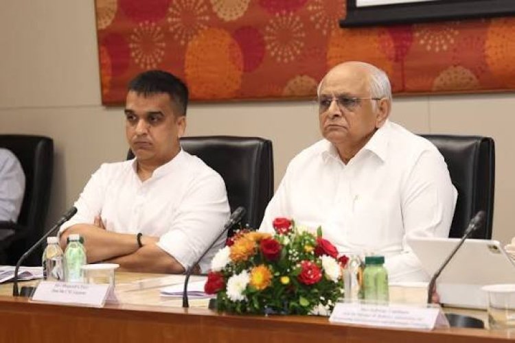 Off The Record : ગુજરાતમાં પટેલને દૂર કરીને જૈનને ગોઠવવાનો અખતરો આ વખતે જોખમી સાબિત થશે, સુરતના મ્યુનિસિપલ કમિશનર નાગરાજ તો ગયા હવે IPS નકુમનુ શું કરવાનું ? નકુમે રીલ બનાવવાની સ્ટાઇલ બદલી નાખી...